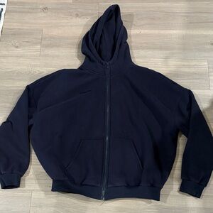 Comfrt Black Sweatshirt